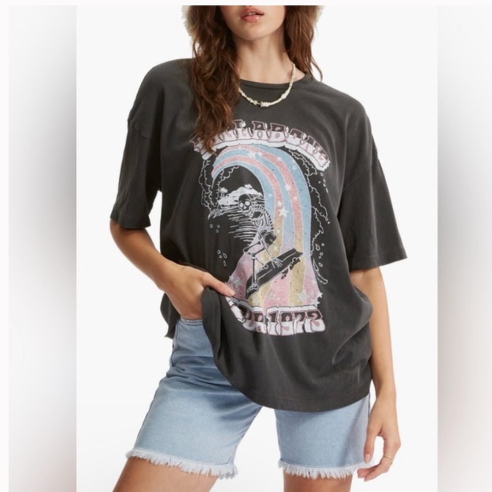 Billabong Women's Black Graphic Tee